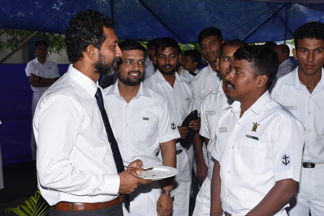 IN_GNA's tweet photo. Under aegis of @IN_GNA , #INAS310 #INSHANSA hosted #IndianNavy's  pride Cdr @abhilashtomy KC, NM (retd.), a #sailor , #aviator , #adventurer &amp; inspirational speaker, who captivated the audience through his remarkable journey of courage, resilience and unparalleled grit (1/2) https://t.co/VeDPXxAl2I