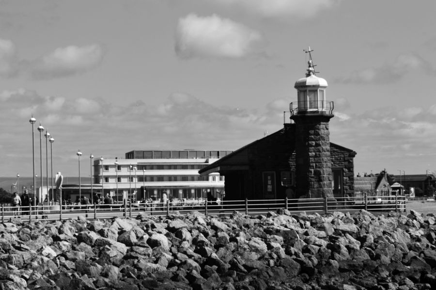 LachlanMain's tweet photo. MORECAMBE.
The Stone Jetty and the Midland Hotel.
#Morecambe #StoneJetty #MorecambeBay #MidlandHotel #blackandwhitephotography https://t.co/X67O9cDi1A
