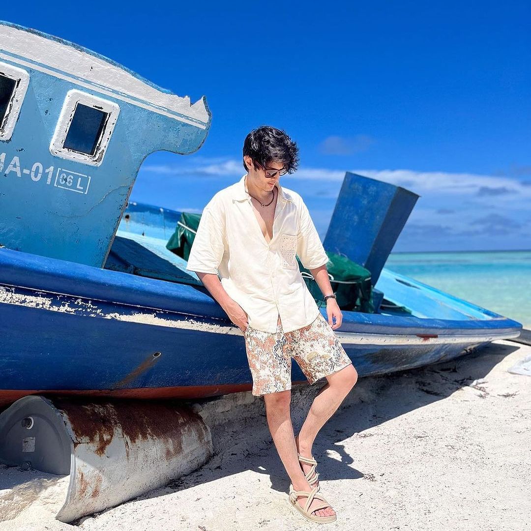 THINK_TS's tweet photo. Chasing sunsets and making memories with Rohan Mehra in the stunning Maldives 🌅🏝️

📷: @rohan4747

#WorldsLeadingDestination2022 #VisitMaldives #SunnySideofLife @visitmaldives https://t.co/upWfiHPAXT