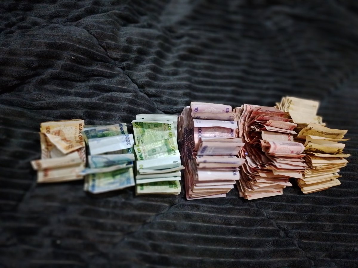 Api_Scent's tweet photo. Category savings 🫣🫣
That sweet feeling when you eventually open your saving box. 
Contact Jovia Via WhatsApp 0757264558 or call 0782833491 for orders. https://t.co/gOMZwXOMwS
