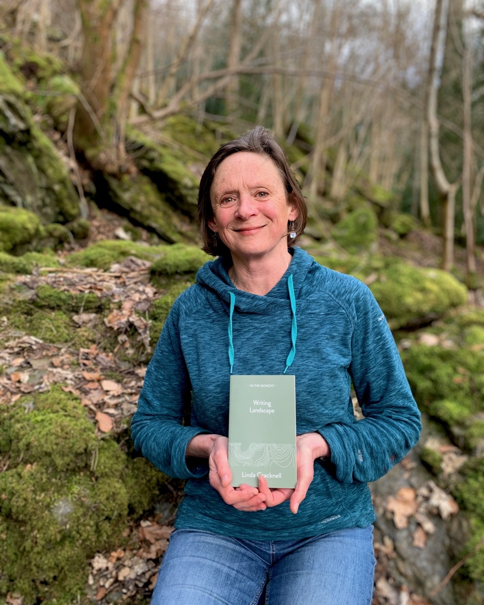 Today my book 'Writing Landscape' is published in North America 🎺🇺🇸🇨🇦 🎺
“An object lesson in attentive looking … wonderfully intense … a small book, but a mighty one.” Scotsman
saraband.net/sb-title/writi…
#naturewriting
<a href="/Orion_Magazine/">Orion Magazine</a> 
<a href="/SarabandBooks/">Saraband Books</a>