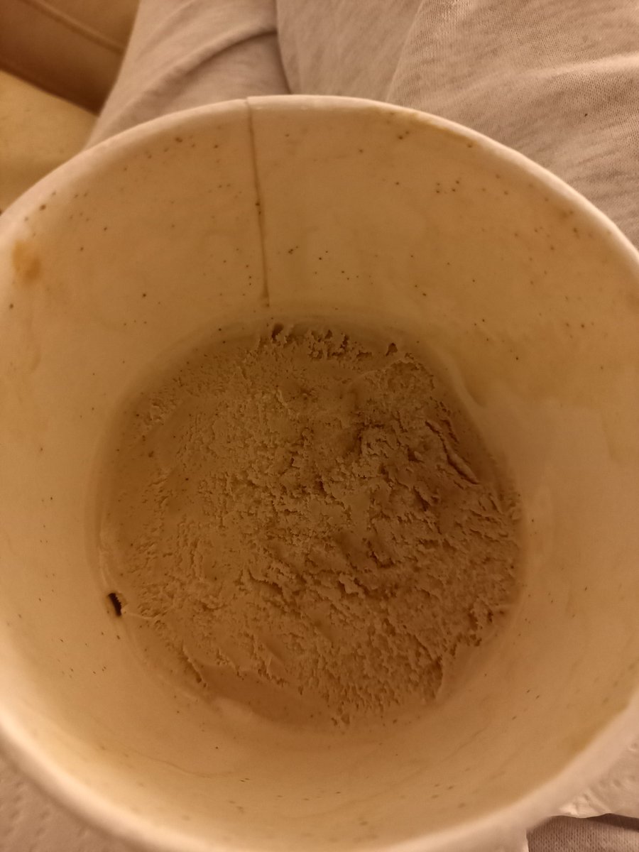 EmmaBest1972's tweet photo. @Tesco I bought yr TF Colombian Coffee Ice Cream last night after looking at many alternatives. I am EXTREMELY disappointed with this product, the description &amp; photo looked amazing, in reality there is little to no sauce even the more I went down the tub will NOT buy this again https://t.co/UAvO2Cgyrf