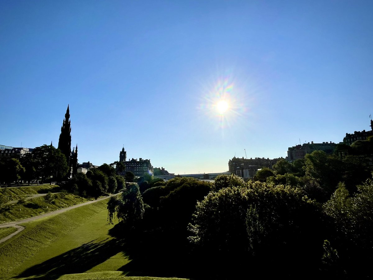 UniqueEventsltd's tweet image. Restorations works at @NatGalleriesSco  looking incredible, with access now open to Playfair Steps. Stunning views of East Princes Street Gardens in the #Edinburgh sunshine leading to @edfringe Street Events on Mound Precinct.