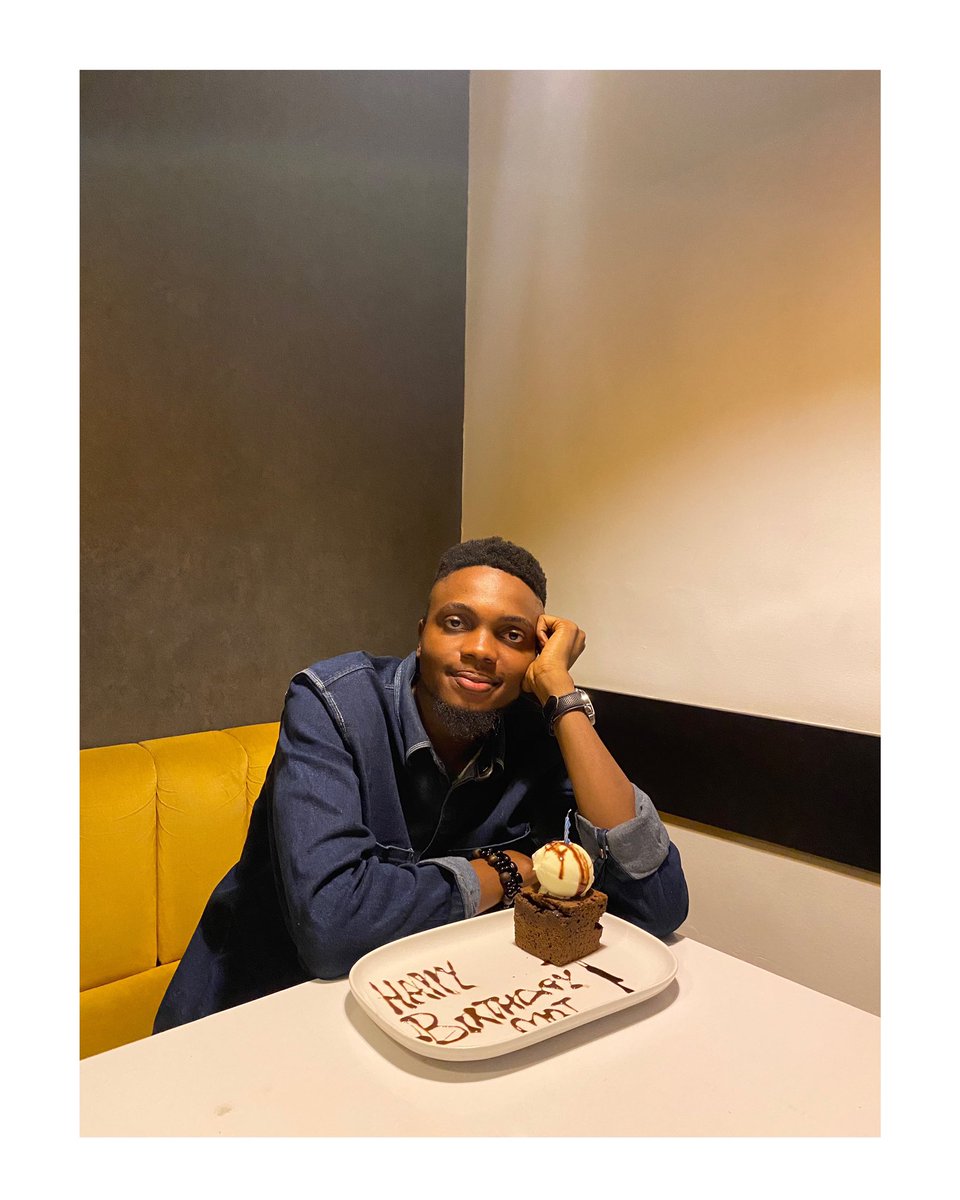 ife_moj's tweet photo. Big thank you to everyone who celebrated me yesterday. 💫. Keep streaming ‘SURELY’ https://t.co/74v6CMKrzT