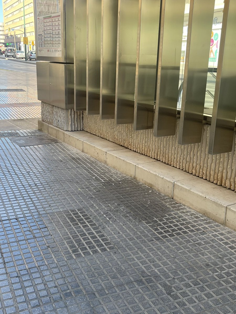 pdcordovilla's tweet photo. Más de 3 semanas ya y ahí siguen unos restos de vómito junto a la parada de @metromlgoficial Guadalmedina, salida Callejones del Perchel. @malaga Hace falta más limpieza de calles y aceras. No solo alrededor de calle Larios. Por no hablar de los barrios… https://t.co/IgVEFXO2RM
