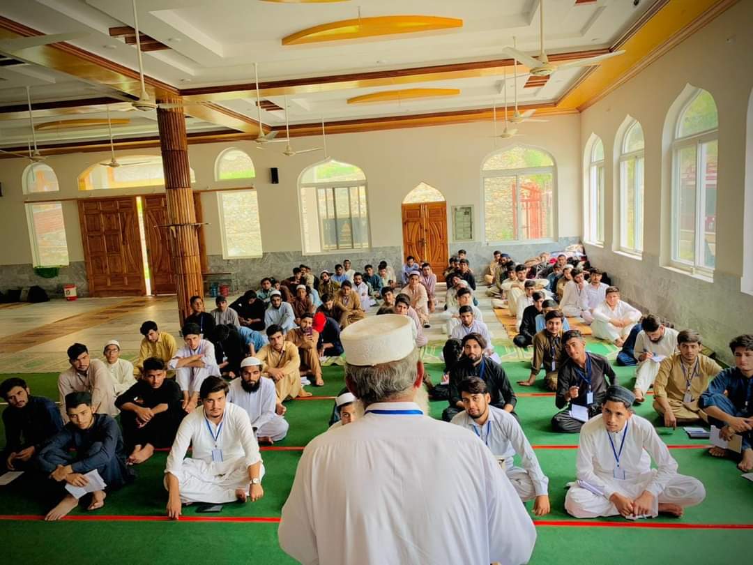 ij12334's tweet photo. The REJUVENATION of Ideological Thoughts 
سمر کیمپ | دوسرا دن | 5 اگست 2023

محترم نجم اللہ صاحب امیر جماعت اسلامی ضلع شانگلہ نے "ایمان و استقامت فی الدین " کے موضوع پر لیکچر  دیا۔

 پروگرام کے آخر میں ن کیمپ کا یادگاری تخفہ پیش کیا۔

#TheRejuvenation #SummerCamp #ijtmardan https://t.co/8Hs6Efz1ob