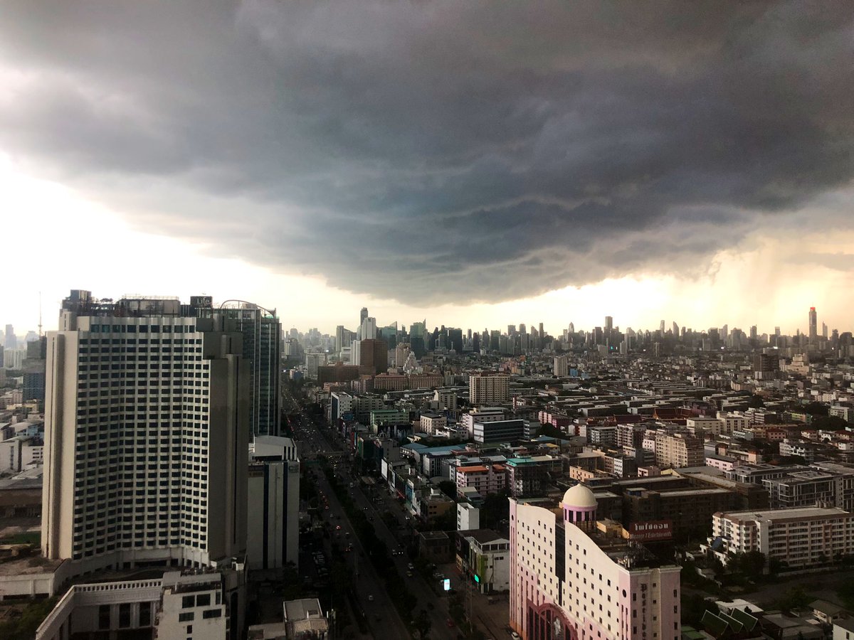 Konan_ko's tweet photo. เย็นนี้รัชดาพร้อม 😵‍💫😱 @fm91trafficpro https://t.co/wWOqp1MgJT