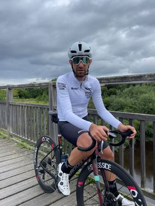 Von Syrien über die Schweiz nach Schottland - immer mit seinem Fahrrad! 🚴

Ahmad Badreddin Wais (<a href="/BadreddiW/">Badreddin wais</a>) floh 2014 aus Syrien und fand in der Schweiz Zuflucht. 

Er steht kurz vor der Teilnahme an seiner fünften Weltmeisterschaft in Glasgow, Schottland. 🙌