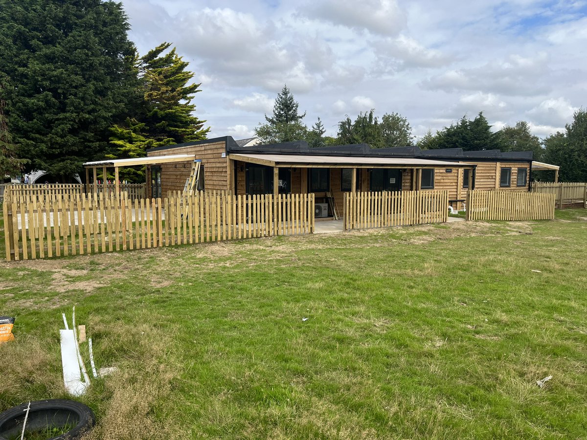 Cabins GB tweet media
