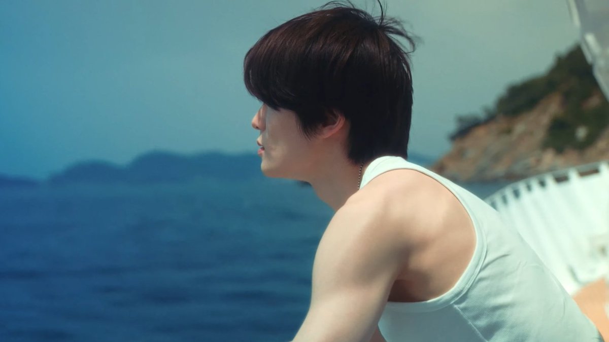 JJHLOOKS's tweet photo. the sky, the sea, and jaehyun https://t.co/Wnl85gkuiC