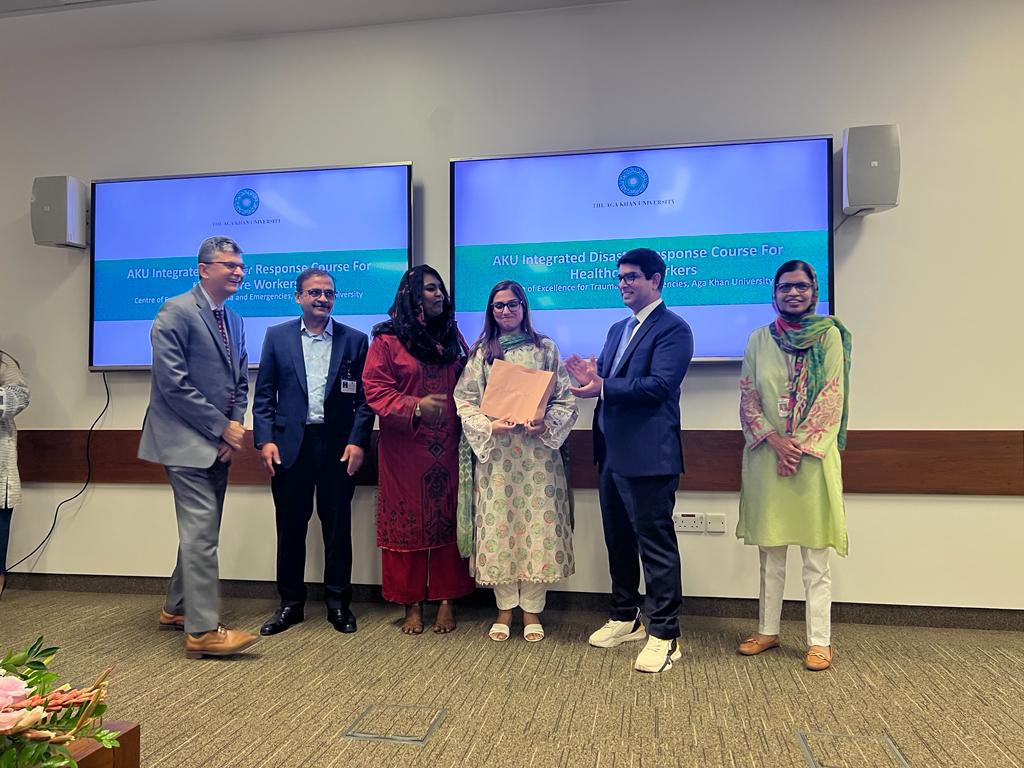 malihafazalakuh's tweet photo. Dr @nadeemzuberiNZ &amp; Dr. Duriya Rehmani of ObGyn dept led a Maternal Health in Natural Disaster Course from the Dean’s forum for interior Sindh participants. 
Excellent feedback was received from all participants. A commendable initiative, we plan to continue in the future! https://t.co/2L7NLhjO26