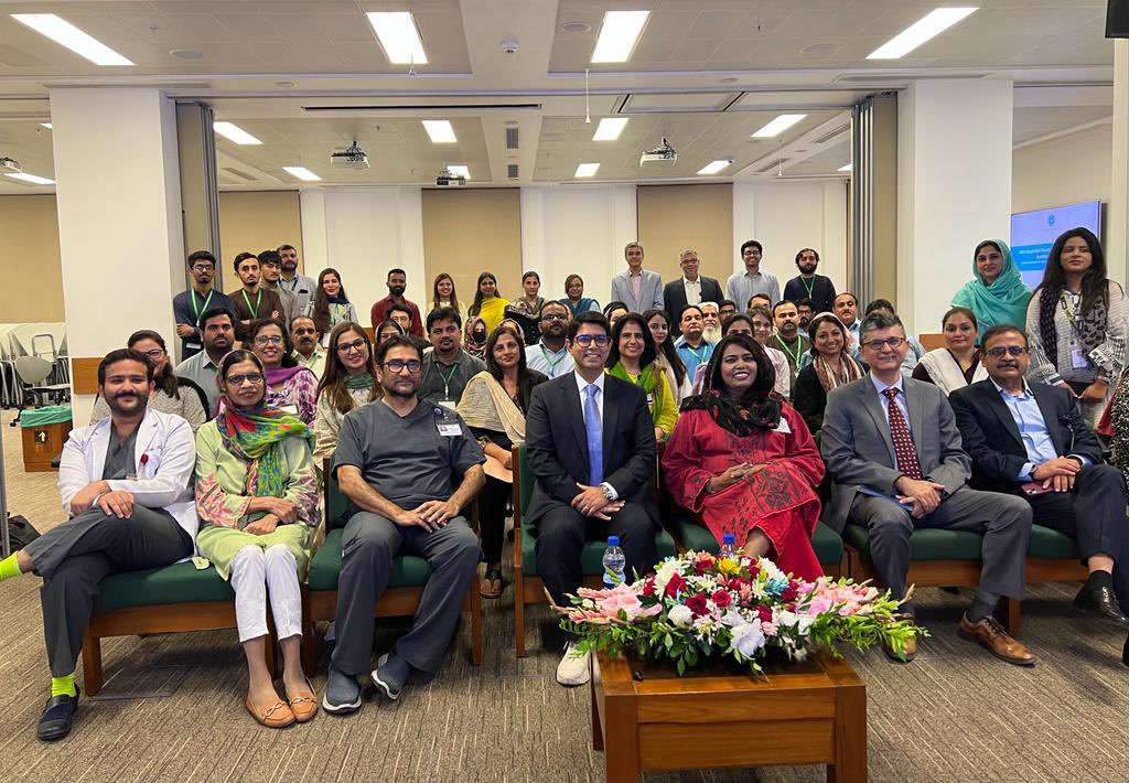 malihafazalakuh's tweet photo. Dr @nadeemzuberiNZ &amp; Dr. Duriya Rehmani of ObGyn dept led a Maternal Health in Natural Disaster Course from the Dean’s forum for interior Sindh participants. 
Excellent feedback was received from all participants. A commendable initiative, we plan to continue in the future! https://t.co/2L7NLhjO26