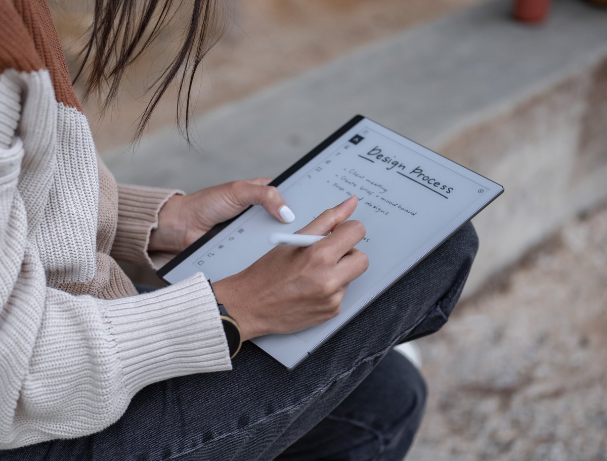 A game changer! @remarkablepaper Thank you at @AModernRemedy for the in-depth review of the reMarkable 2 and for highlighting its super-power! 💚 #sustainability #writingcommunity #tech #eink #remarkable #notebook #writing #mindfulness #digital Check it out below 👇🏼