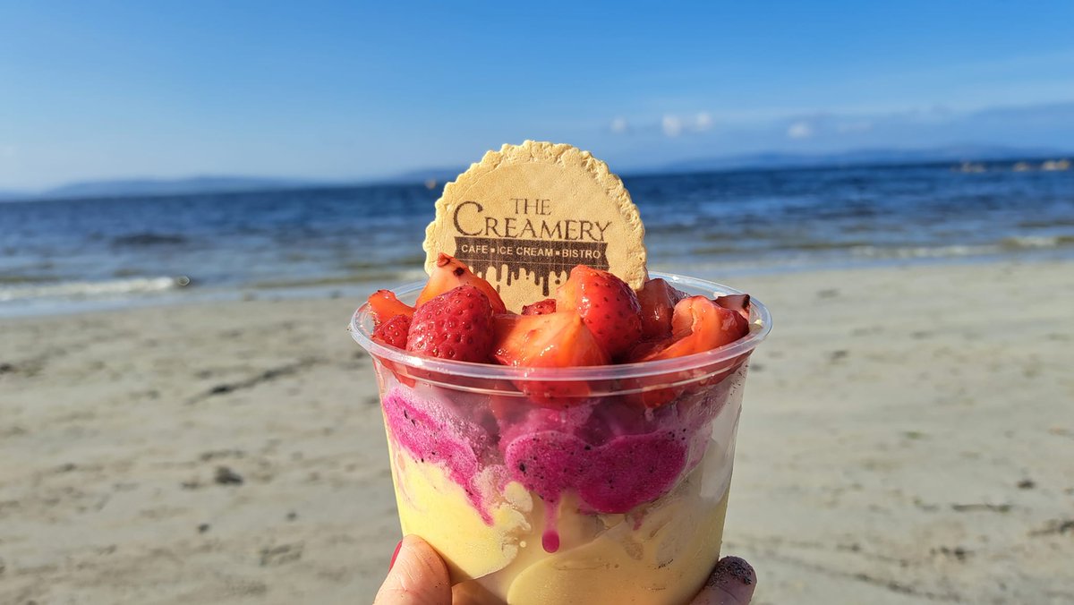 ThisIsGalway's tweet photo. Good Morning from @dcreamerycafe 👋😊 Their #smoothiebowls are the perfect #breakfast  and even better when you take them on the short stroll across the road to enjoy them on Salthill Beach overlooking Galway Bay 😍👌 Find them here: https://t.co/k5Wbv1sscz https://t.co/M967SOMqQp