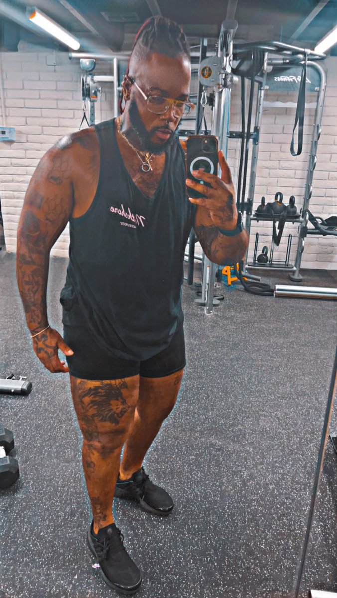 tekniqs01's tweet photo. #fitness #journey #weightlossjourney #fyp just trying daily for a better me!!! https://t.co/I29vF4NMiQ