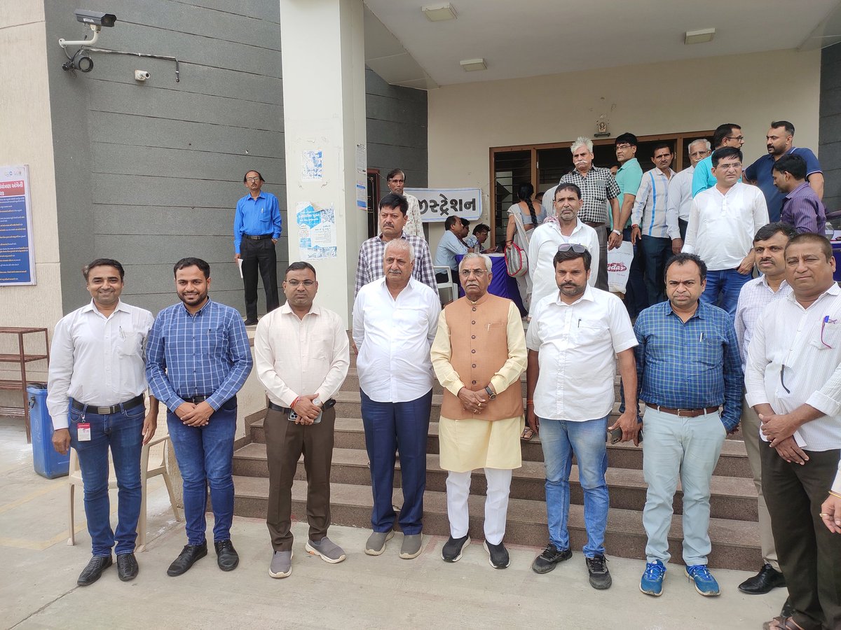 અમદાવાદ મહાનગર પાલિકા, વસ્ત્રાલ વોર્ડ ખાતે ફરિયાદ નિવારણ વોર્ડ સભા યોજવામાં આવી. <a href="/AMC_Complaints/">AMC Complaints</a> <a href="/er_rahul_amc/">Rahul Sharma</a> <a href="/AmcUcd/">DAY-NULM AHMEDABAD</a> <a href="/DyMC_EZ/">AMC DyMC East Zone</a> <a href="/CMOGuj/">CMO Gujarat</a> <a href="/PMOIndia/">PMO India</a>