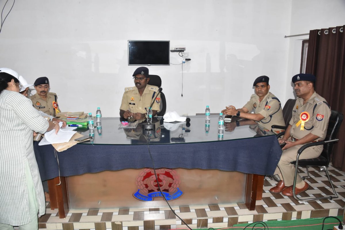jhansipolice's tweet photo. #JhansiPolice 
        आज दिनांक 08.08.2023 को पुलिस लाइन झाँसी में #SSPJhansi  द्वारा '66वीं अंतर्जनपदीय पुलिस वैज्ञानिक अनुसंधान, फोटोग्राफी, कम्प्यूटर, एंटी सबोटाज़ चेक एवं वीडियोग्राफी की तीन दिवसीय प्रतियोगिता 2023' का फीता काट कर शुभारम्भ किया गया। । https://t.co/d40wgMpaQR