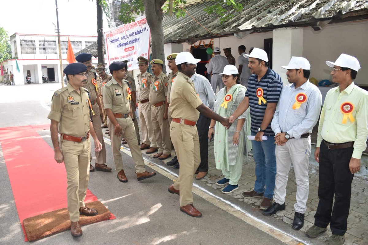 jhansipolice's tweet photo. #JhansiPolice 
        आज दिनांक 08.08.2023 को पुलिस लाइन झाँसी में #SSPJhansi  द्वारा '66वीं अंतर्जनपदीय पुलिस वैज्ञानिक अनुसंधान, फोटोग्राफी, कम्प्यूटर, एंटी सबोटाज़ चेक एवं वीडियोग्राफी की तीन दिवसीय प्रतियोगिता 2023' का फीता काट कर शुभारम्भ किया गया। । https://t.co/d40wgMpaQR