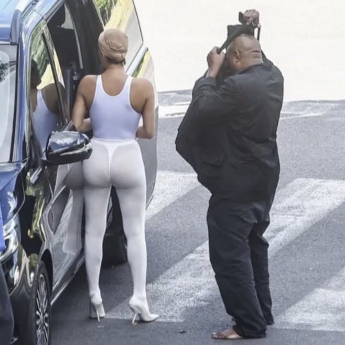 NipplerThe's tweet photo. Nobody talking about Kanye grounding for weeks now https://t.co/3H7oQNHjzD