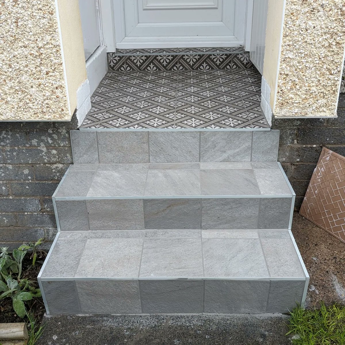 dunbartontiling's tweet photo. Another quality installation done by Dunbartonshire pro tiling. Are you looking for any tiling work to be done? If so contact Brian Gallagher on 07926947257. Free estimates, all work guaranteed, fully insured.
https://t.co/vNErcsgHQ8 #tiles #glasgowtile #toppstiles https://t.co/vW4NzxDYRj