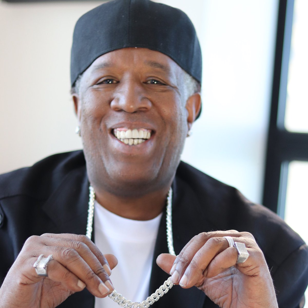 PopCrave's tweet photo. DJ Casper, the creator of "Cha Cha Slide," has sadly passed away at 58 following a battle with cancer. https://t.co/PAJLt2P2FI