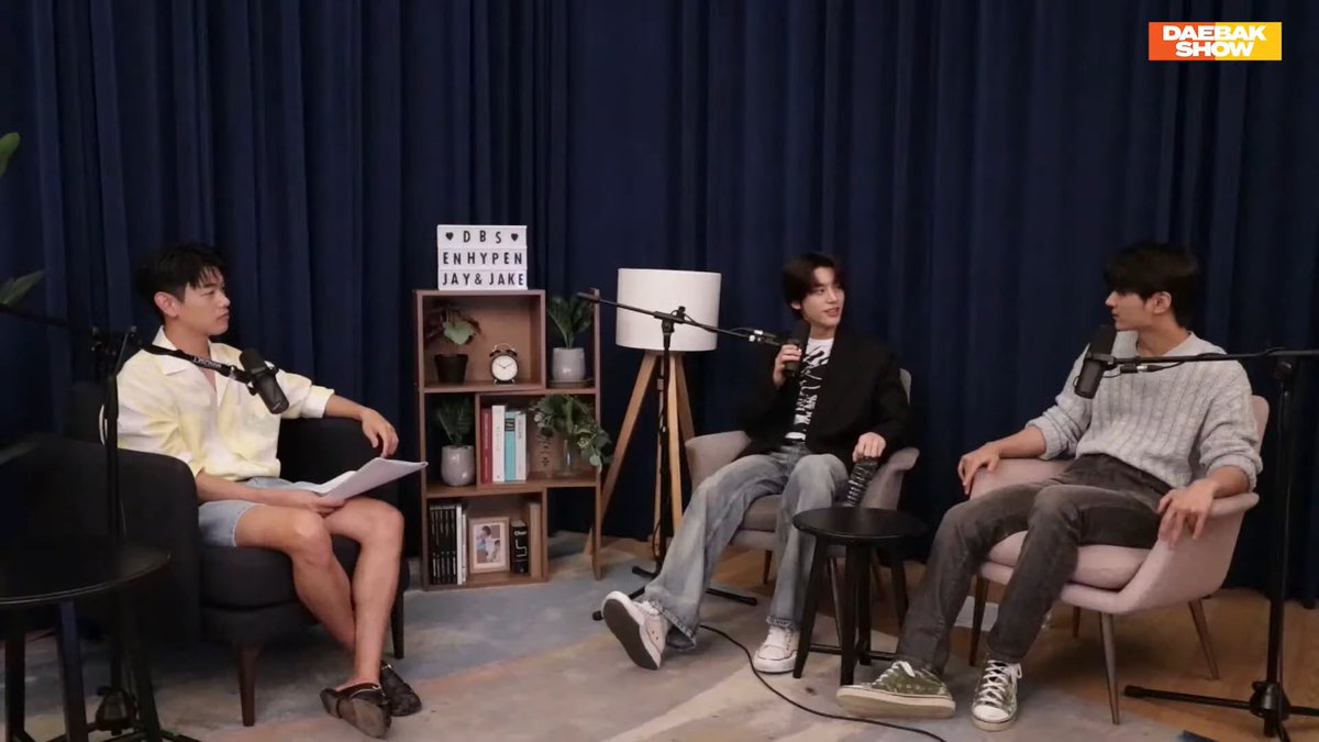 vienzzi's tweet image. nonton jayke sebelum belajar kimiaw 😼😽