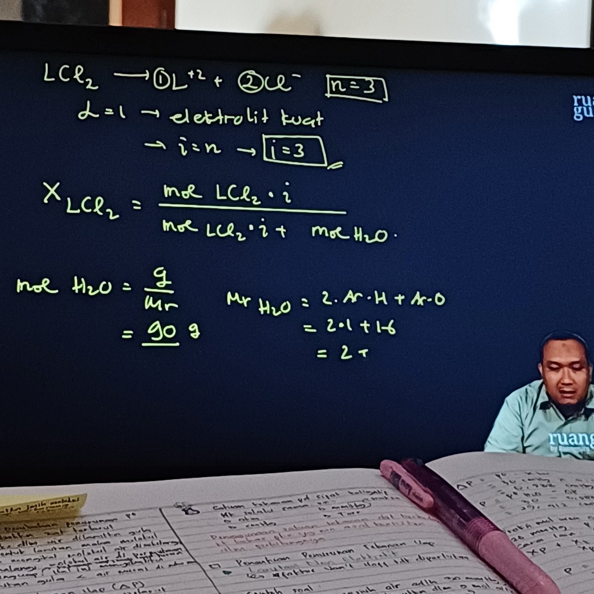 vienzzi's tweet image. nonton jayke sebelum belajar kimiaw 😼😽