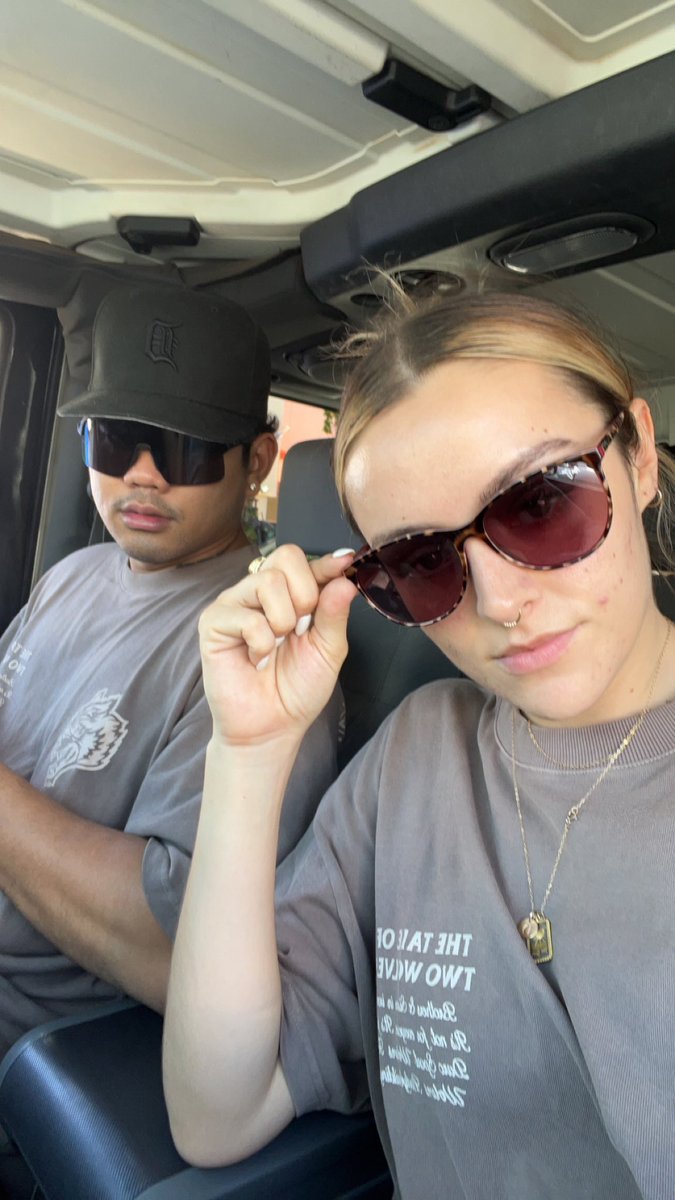 corinnevl's tweet photo. Obsessed w us https://t.co/QXZVCP17mV