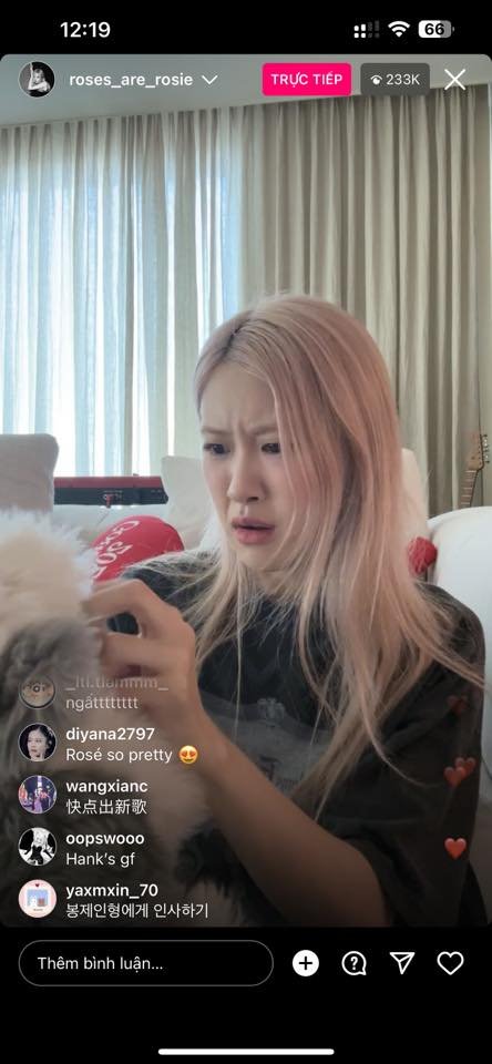 =))) nghe bạn gái của Hank có lưỡi cái hết hồn luôn