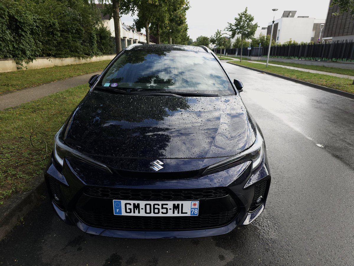 LHoonited's tweet photo. Présentement à 4,6L/100km sur la #Suzuki #Swace Corolla Break. 
Et ce sera le début du thread de cet essai. https://t.co/k9fpuhJhNb