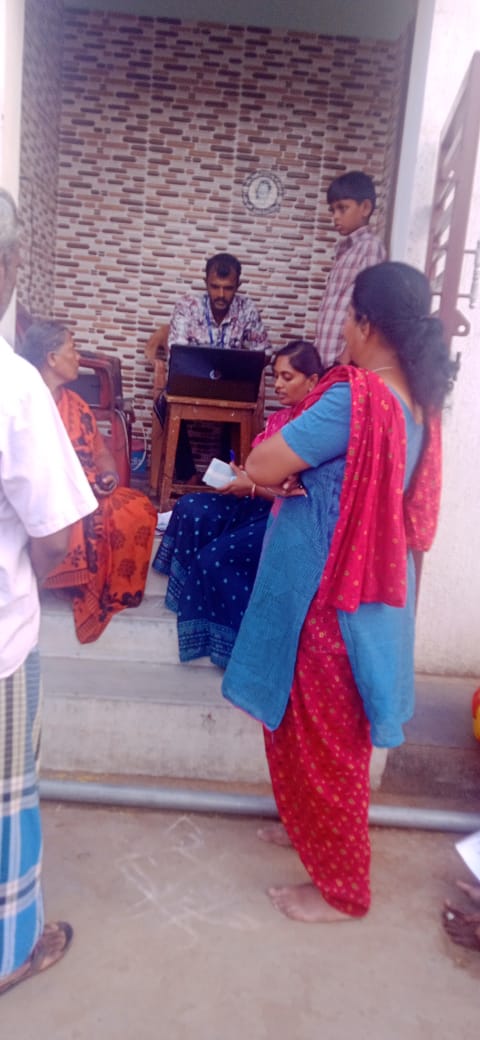 DAY_NULM_DPRITN's tweet photo. PMSVANithi online entry work at Town panchayats at Dharmapuri District.
#SHG
#urban
#dharmapuri
#daynulm
#nulm
#daynulmtamilnadu
#bplhouseholds
#shglivelihood https://t.co/B1L1KCHndK