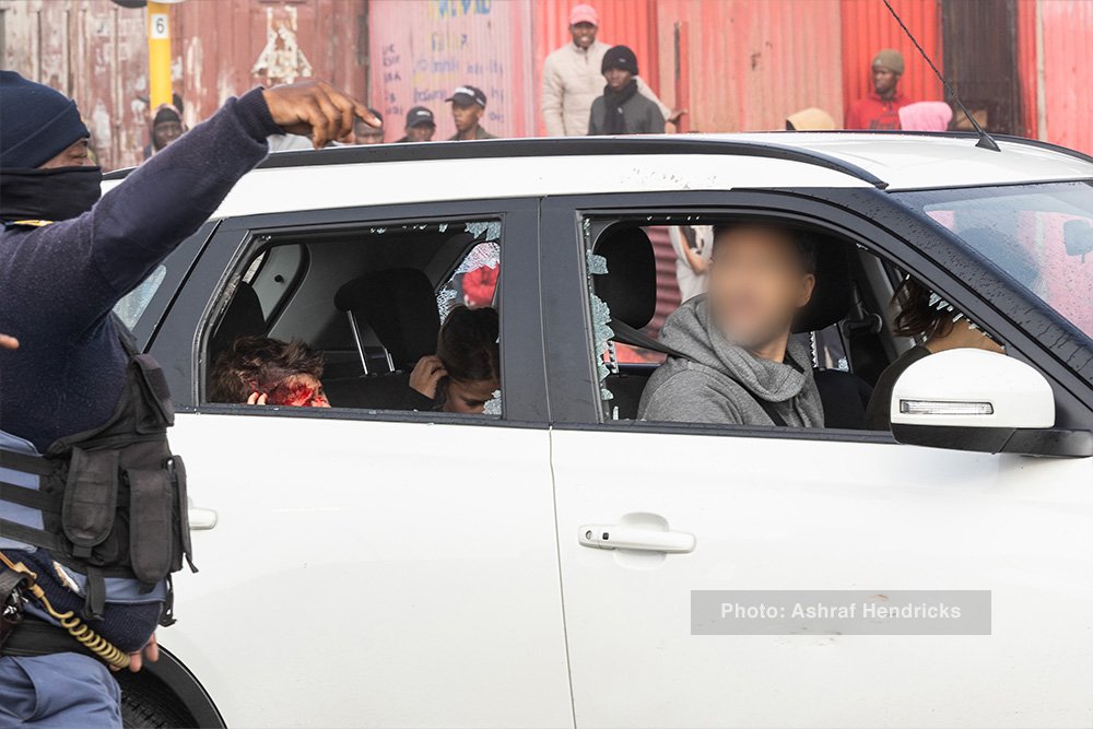 SNdlovu1219's tweet image. Cape Town cant enforce law....they want it to be an independent state when they can enforce law and they&apos;re held hostage by taxi industry. They&apos;re a joke! Imagine this kid is traumatised. 

#TaxiStrike #SiteC #LEAP #Looting #