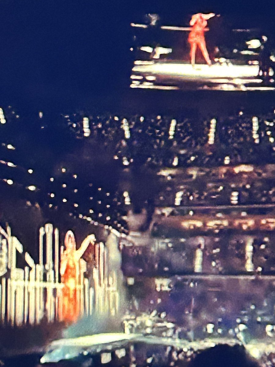 snowglobe allie (swiftball era) tweet media