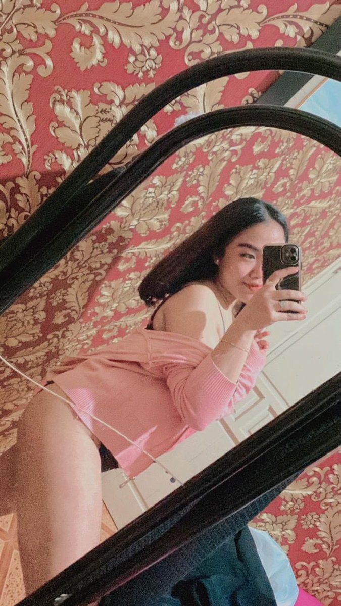 Nadyapps's tweet photo. Feeling cute https://t.co/TeDagODpmM