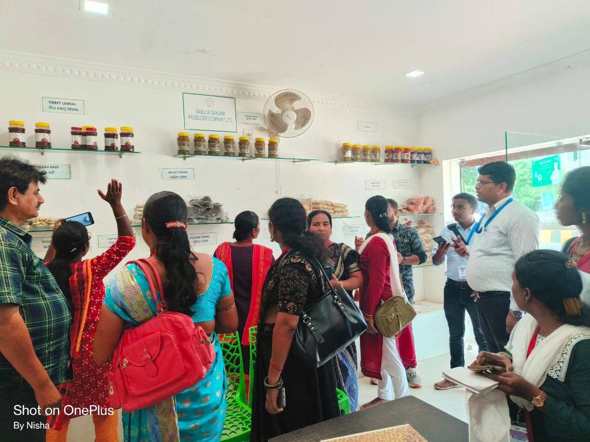 ormasganjam's tweet photo. Nuapada Exposure team visited the Ganjam Hata Retail outlet. @CMO_Odisha @Ganjam_Admin @ZP_Ganjam @PRDeptOdisha @DM_Nuapada @NAdministration @ormas_odisha https://t.co/xIutbM5k6x
