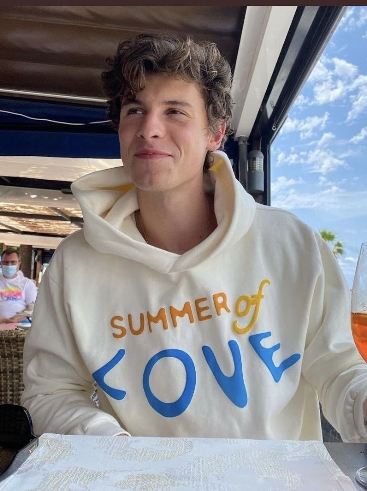 phloulou's tweet photo. Happy birthday Shawn 💗  I love you so much. Thank you for everything. You inspired me to be the person I am today. I miss you 💞 @ShawnMendes https://t.co/NErIF1LJW2