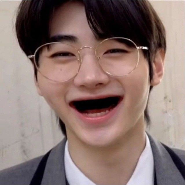 arksn0's tweet photo. loveyou hoon, hanggang sa mawala na ang ngipin mo sasamahan pa rin kita.. 

#ENSD #ENGENESelcaDay #ENHYPEN #ENHYPEN_SUNGHOON #SUNGHOON @ENHYPEN_members https://t.co/M8hK818KEq