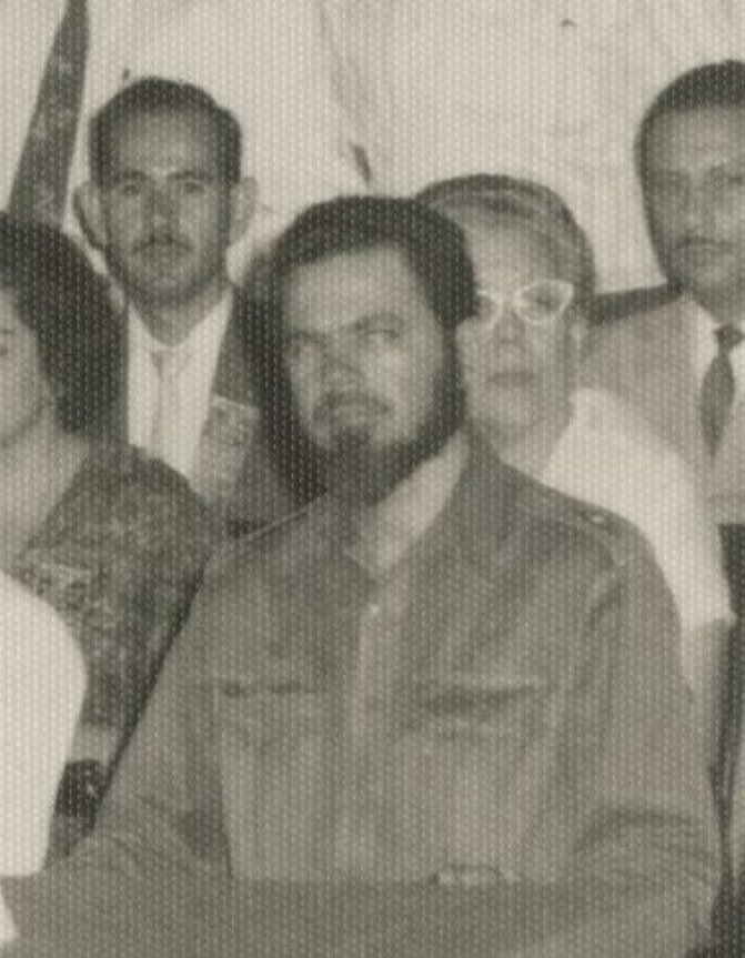 ¿No se han fijado que Huber Matos andaba serio en todas las fotos? El tipo aguantaba las ganas de darle una galleta al Comandancito frente a todo el mundo...