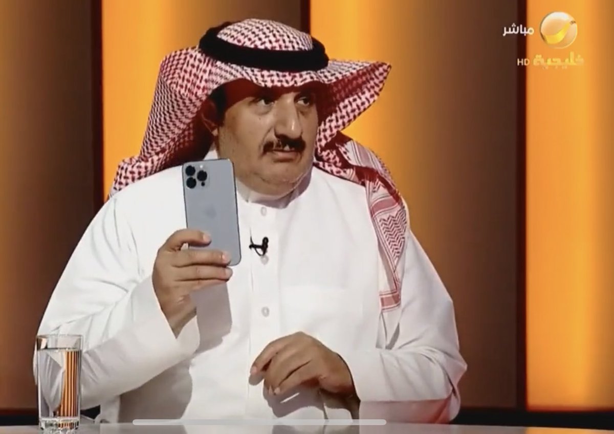 m_7R7_m's tweet photo. د.صالح الدماس: 

إذا أردت نوم جيد اترك الجوال خارج الغرفة. https://t.co/UU4lrioqQF