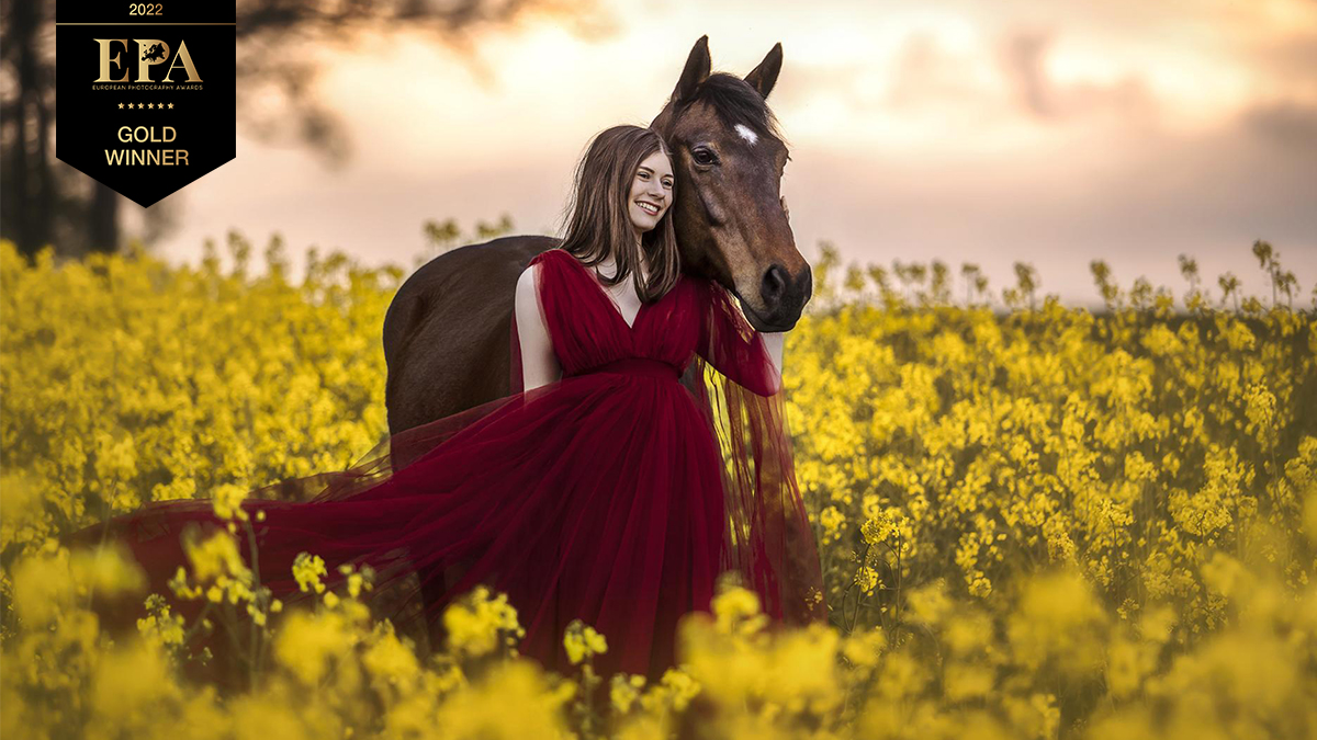 𝐆𝐨𝐥𝐝 𝐖𝐢𝐧𝐧𝐞𝐫 🇩🇪

Golden Canola in Sunset by Vivien Schust

Winner's Page: tinyurl.com/289m2w3m
Visit us today: europeanphotoawards.com

#EPA #Europeanphotographyawards #photographyawards #photoawards #fineartphotography #petsphotography