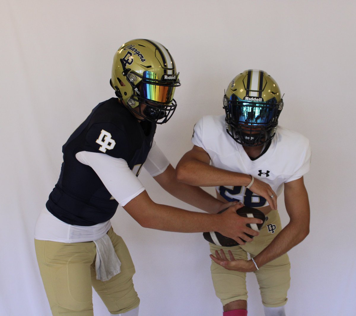 FootballDphs's tweet image. Same DP feel, with an old school touch. #ThrowbackThreads @Ryan_marsh_805 #MattWelch
#JC #Hallabcityrockets
@micahbarnhart11