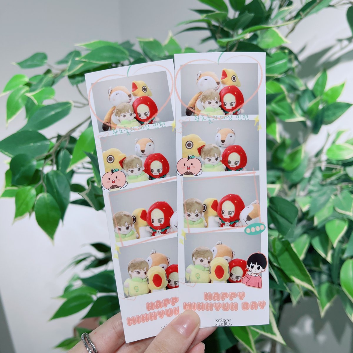 MINHYUNSTORY's tweet photo. 𝐇𝐀𝐏𝐏𝐘 𝐌𝐈𝐍𝐇𝐘𝐔𝐍 𝐃𝐀𝐘 𝟐𝟎𝟐𝟑 in Singapore 🧡

🍑hwangdos, we are ready!! 

we have letter papers placed beside the fan packs for you to write your birthday wishes/letter to minhyun! 

don't forget to tag us and #myfirstlove_mh ☺️

#황민현 #HWANGMINHYUN https://t.co/cYAPLzMt6b