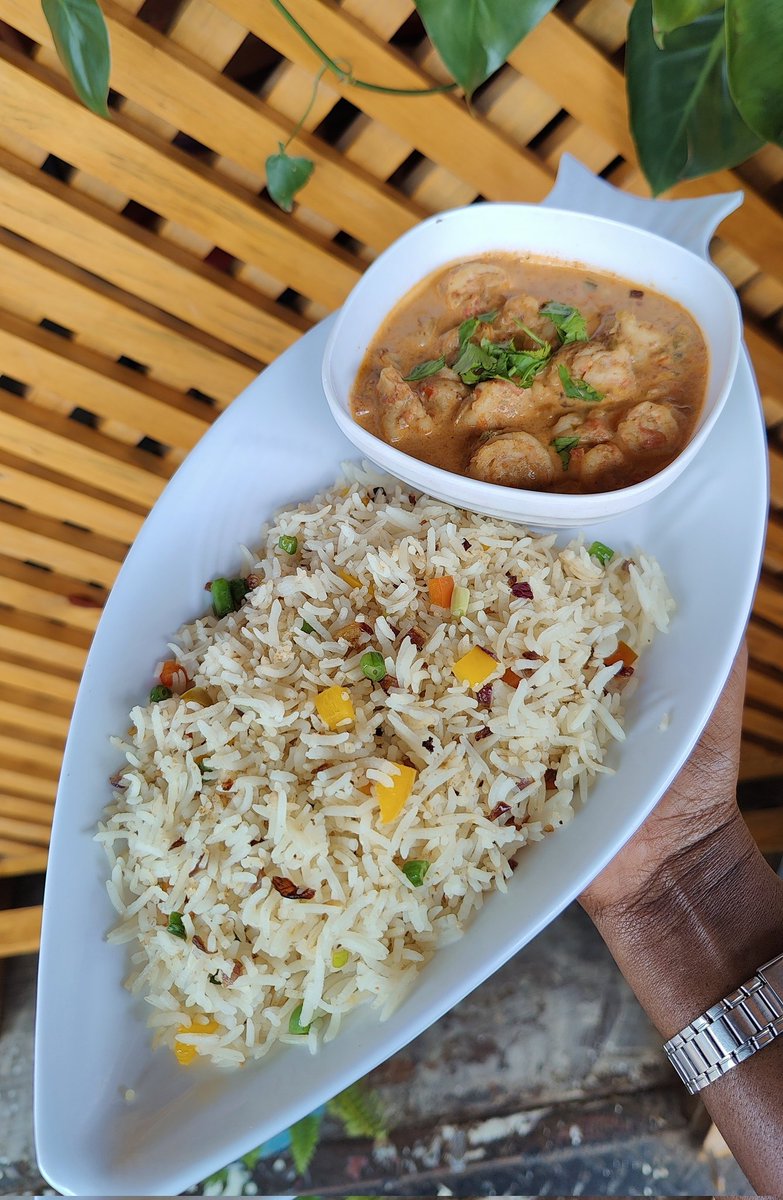 Am feeling this Lunch Deal: Shrimp Coconut Curry with Vegetable Rice at Kes 1250 0nly ✅FREE DELIVERY within South B ✅Call to order and pay in advance for a timely Delivery ☎️ 0721 639 601 #shrimpcoconutcurry #shrimpandrice #tamtamskitchen #seafoodlovers #seafoodjoint