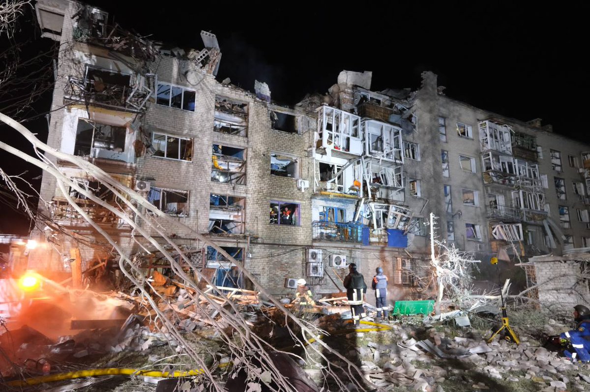 RozalinTae's tweet photo. Have you ever seen #russian peace/ russian world and russian protection ? 
#нетвойне (#NoWar ) by #russians every single day in #Ukraine.
It is how #russia have destroyed #Donbas for 8 years. https://t.co/MJnQb9azqz