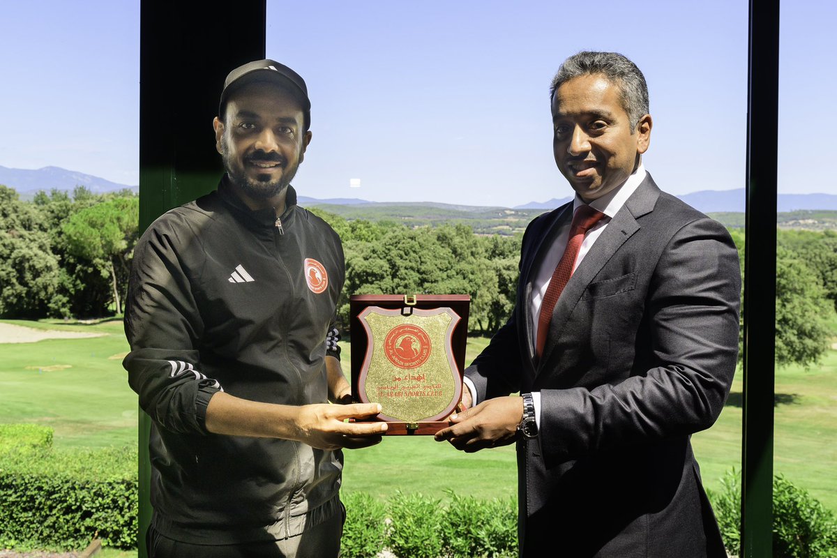 Mohd_Alsubaey's tweet photo. سُررت بزيارة مقر بعثة #النادي_العربي في مدينة
جيرونا الاسبانية ولقاء الاخ خليفة السادة نائب رئيس الجهاز، والحديث عن استعدادات الفريق للموسم القادم ، مع كل التمنيات بدوام التوفيق لجميع الأندية القطرية. #قطر @alarabiclub1 @alarabi_club https://t.co/q5xXoGeJC5