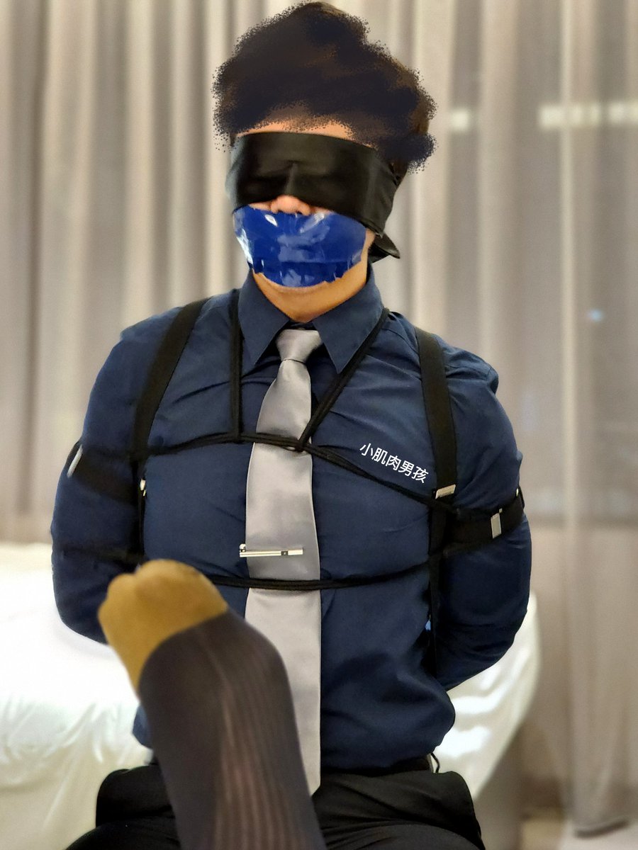 stevemeh01's tweet photo. "聞到了什麼嗎
Do you smell anything"

西裝綑綁 有意者請私訊
Formal bondage please DM if interested
👔👖🧦👞🪢➖⚫➖⬛ https://t.co/rq5S9I3aWV