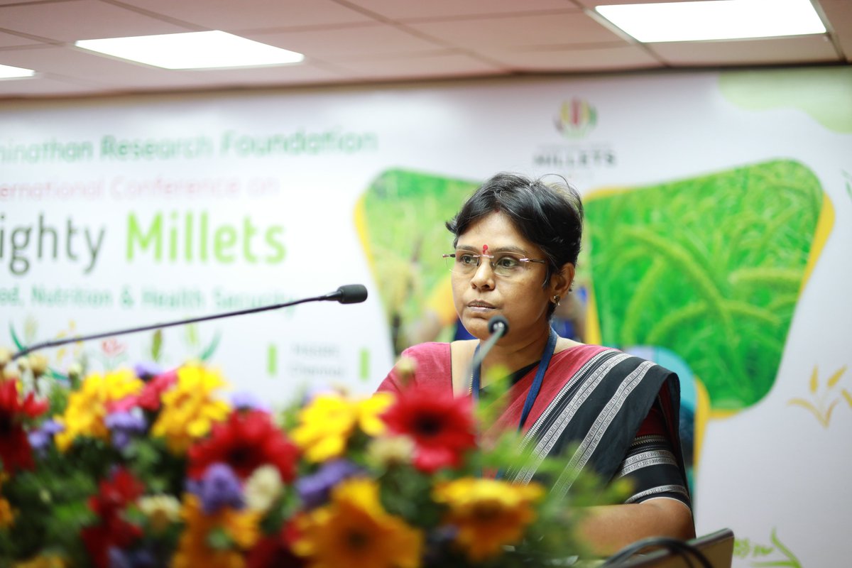 mssrf's tweet photo. Dr. Shobana Shanmugam, Scientist @DMDSC pointed out an important point “Polished #millets are not very different from white rice. They are nutritionally inferior compared to unpolished millets, fibre depleted & can increase the #glycemicload of our diets.”
@MilletsNews @IYM2023 https://t.co/EnhGXDCPge