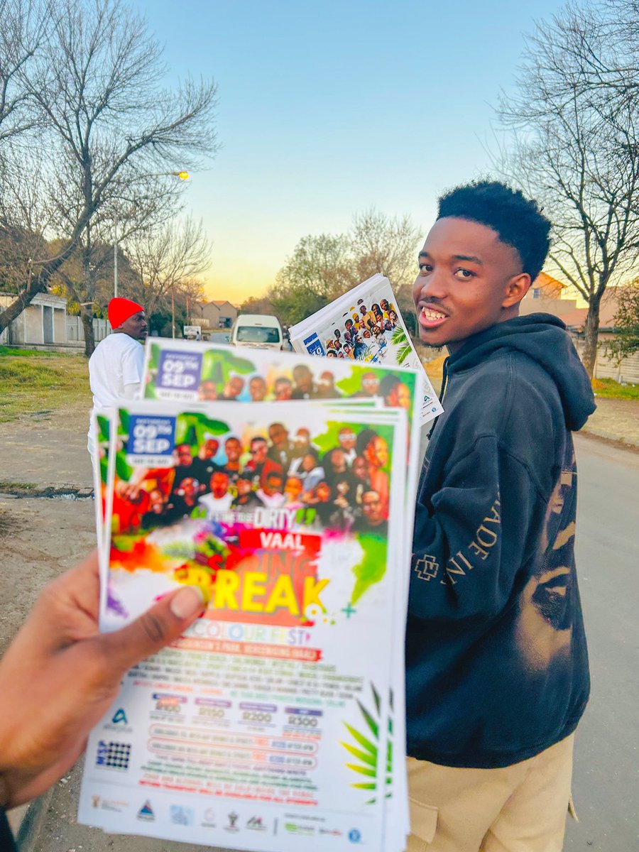 PeterdeGreat3's tweet photo. Vaal Vibe is back 🔥🤌🏾 https://t.co/rY0dXPwvU5 #Vaal #18moyeni  #Vaaltwitter #PodcastAndChill #Macg #Springbreak #Soulsession https://t.co/igghCkOpQ0