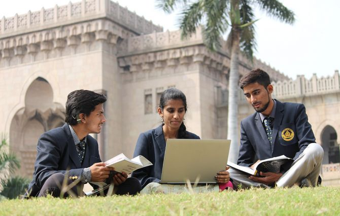 rediffGURUS's tweet photo. Have questions about your #CAT admission form?

You can ask #rediffGURU Aashish Sood here: https://t.co/Wka3R2P4ZA

#MBA #EntranceExam #careerdevelopment 
Photo: https://t.co/Y5tMWdt7vC https://t.co/VBDiHEHDlt