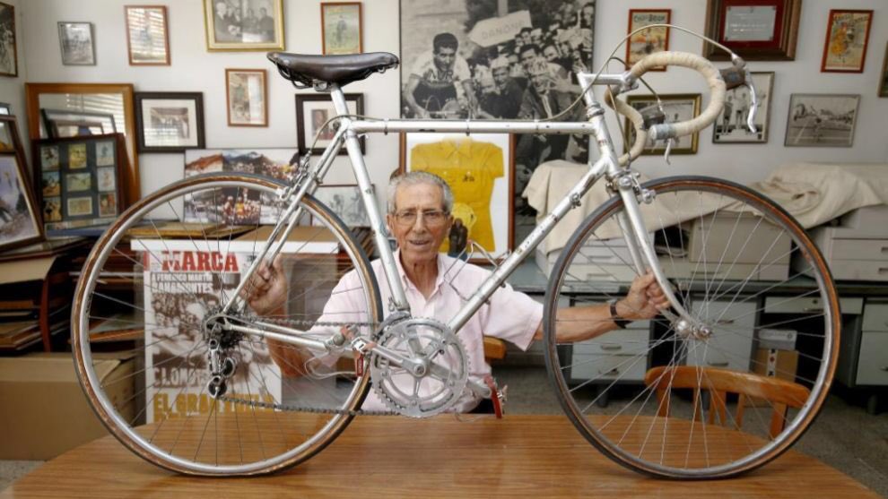 ⏰ #ÚltimaHora ⏰ Muere a los 95 años #FedericoMartinBahamontes, primer ciclista español en ganar el Tour de Francia #DEP 

🚴 Apodado #ElAguilaDeToledo y #ElLechuga, logró 74 victorias entre 1954 y 1965 

#tourdefrancia  #bahamontes #ciclismo #radiohora